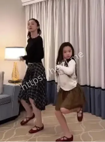 董璇小酒窝国庆舞蹈视频